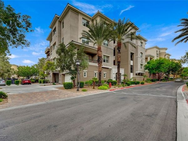 9201 Tesoras Drive, Unit 401, Las Vegas, NV 89144