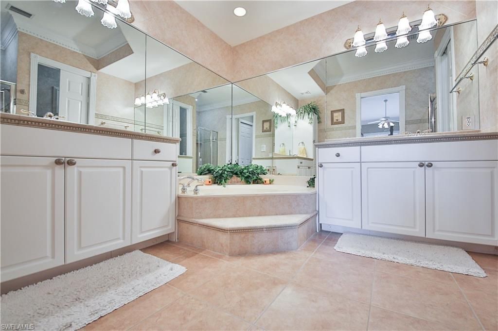 837 Sailaway Ln, Unit 202, Naples, FL 34108 Photo
