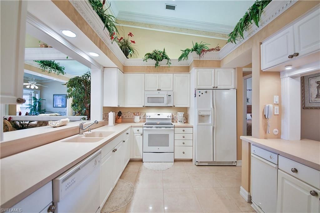 837 Sailaway Ln, Unit 202, Naples, FL 34108 Photo