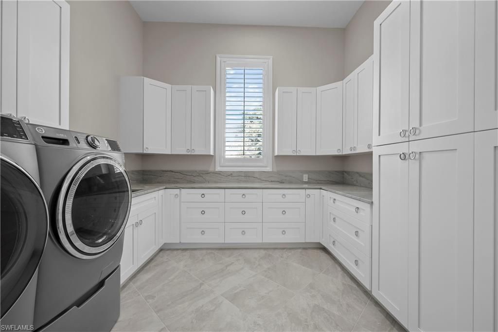 590 Carica Rd, Naples, FL 34108 Photo