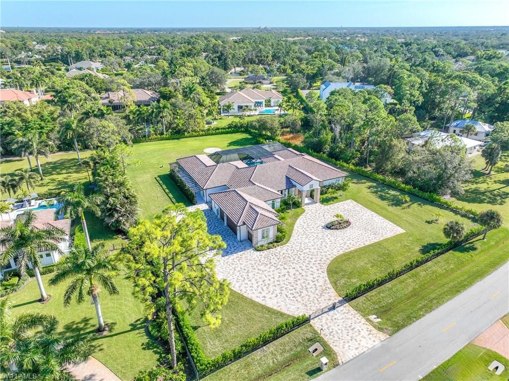 590 Carica Rd, Naples, FL 34108 Photo