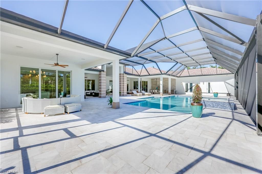 590 Carica Rd, Naples, FL 34108 Photo