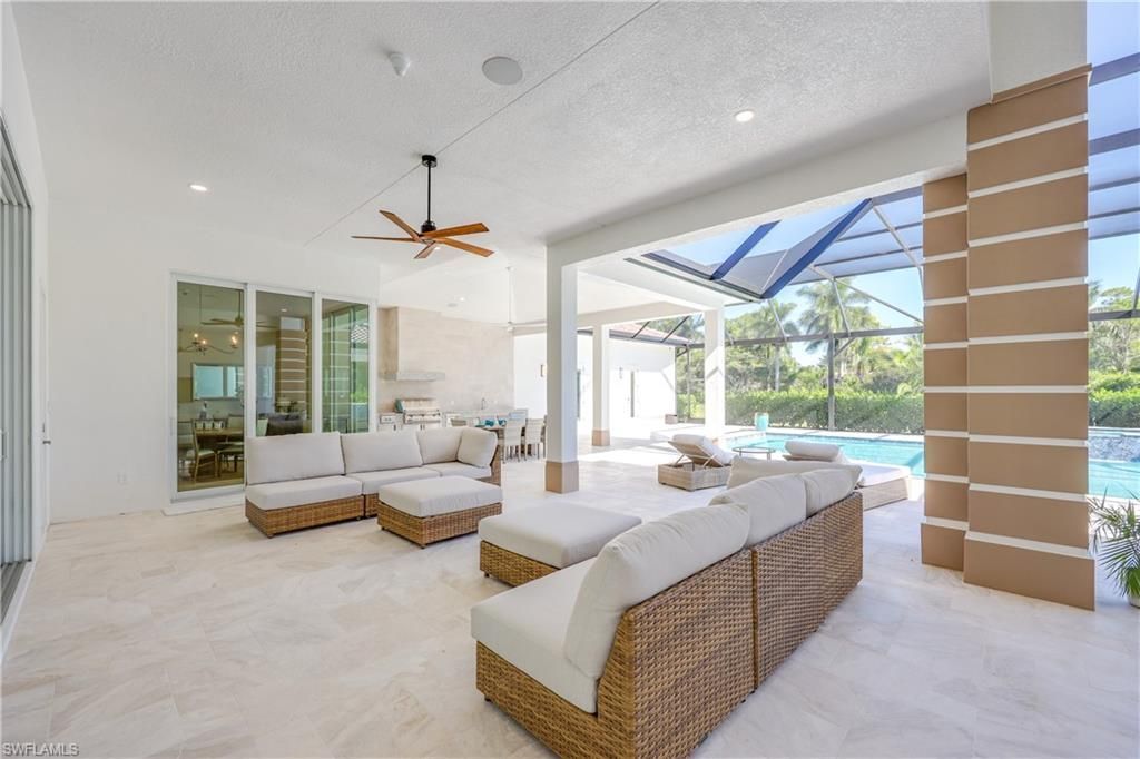 590 Carica Rd, Naples, FL 34108 Photo