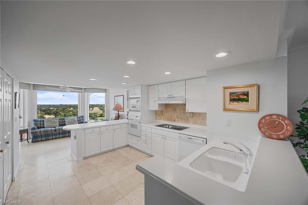 6849 Grenadier Blvd, Unit 1004, Naples, FL 34108 Photo