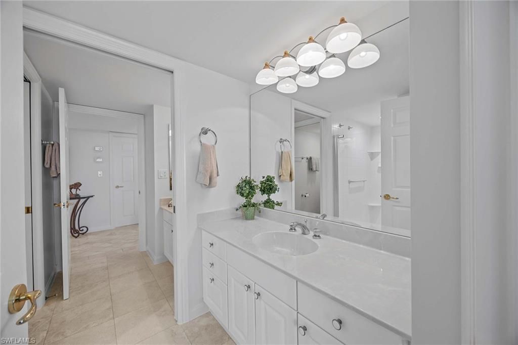 6849 Grenadier Blvd, Unit 1004, Naples, FL 34108 Photo