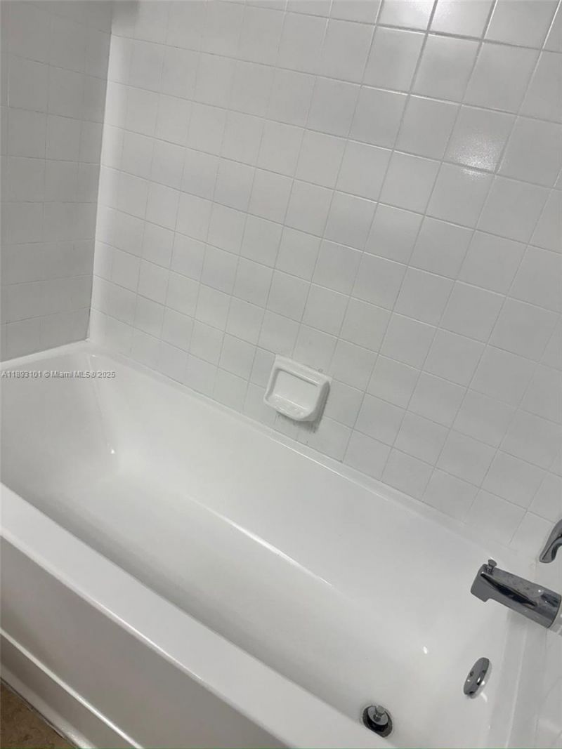 7610 Westwood Dr, Unit 122, Tamarac, FL 33321 Photo