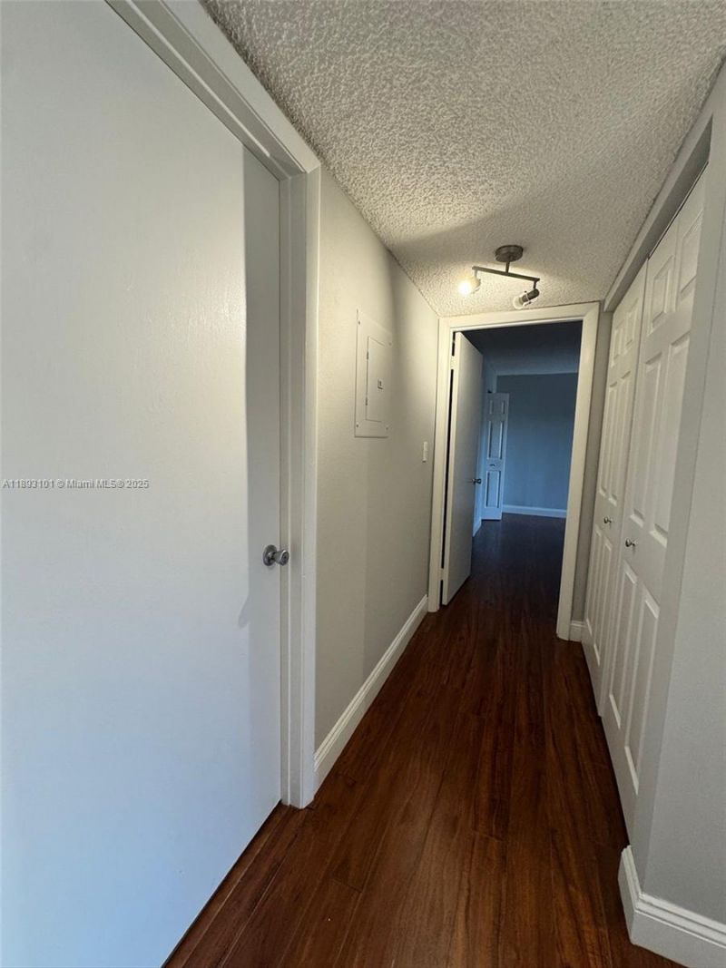 7610 Westwood Dr, Unit 122, Tamarac, FL 33321 Photo