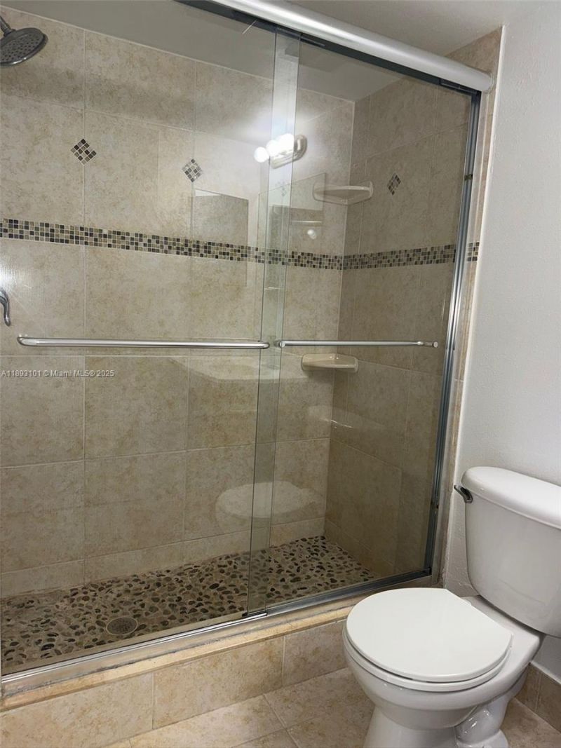 7610 Westwood Dr, Unit 122, Tamarac, FL 33321 Photo