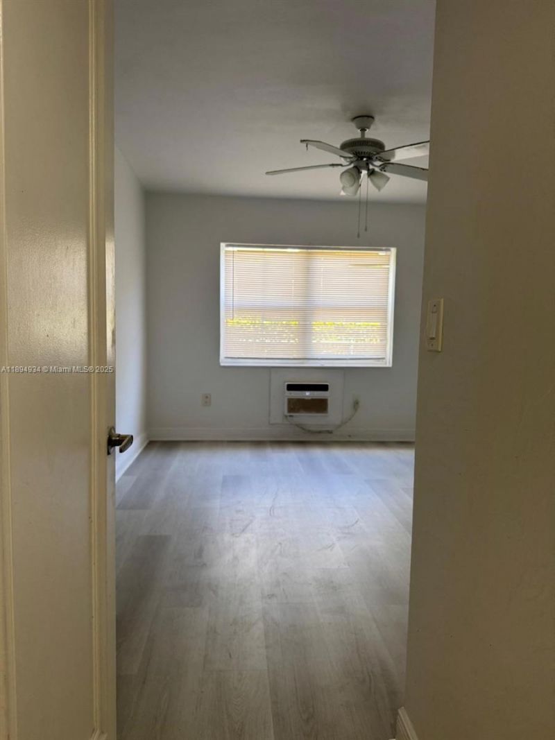 605 77th St, Miami Beach, FL 33141 Photo