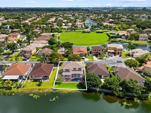 2738 SW 137th Ter, Miramar, FL 33027