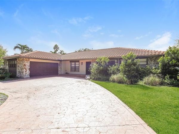 9468 NW 2nd St, Coral Springs, FL 33071