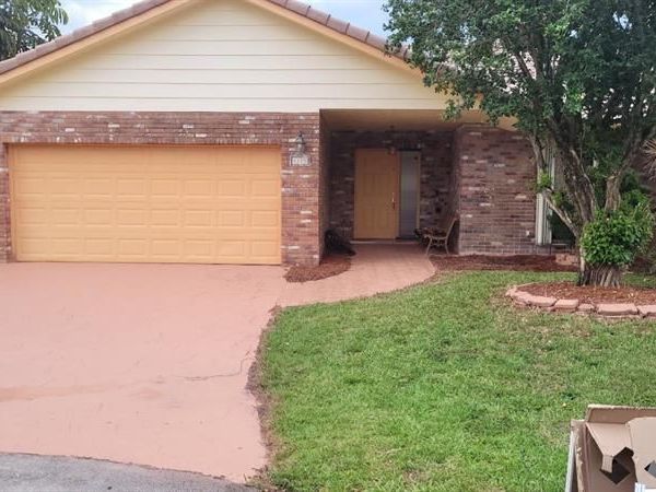 4115 NW 70th Way, Coral Springs, FL 33065