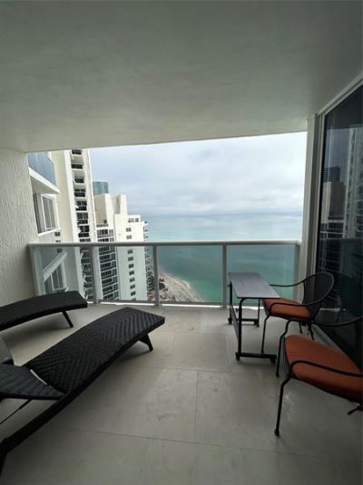 19111 Collins Av, Unit 2807, Sunny Isles Beach, FL 33160 Photo