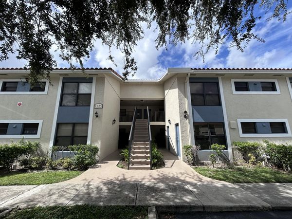 1525 Lake Crystal Drive, Unit D, West Palm Beach, FL 33411