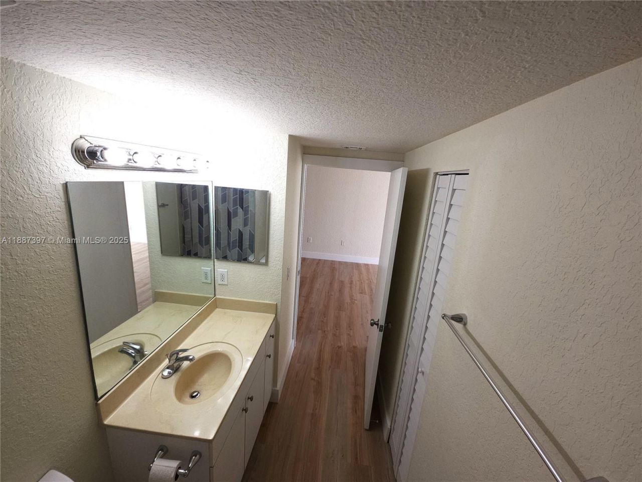 437 SW 7th St, Unit 201, Miami, FL 33130 Photo