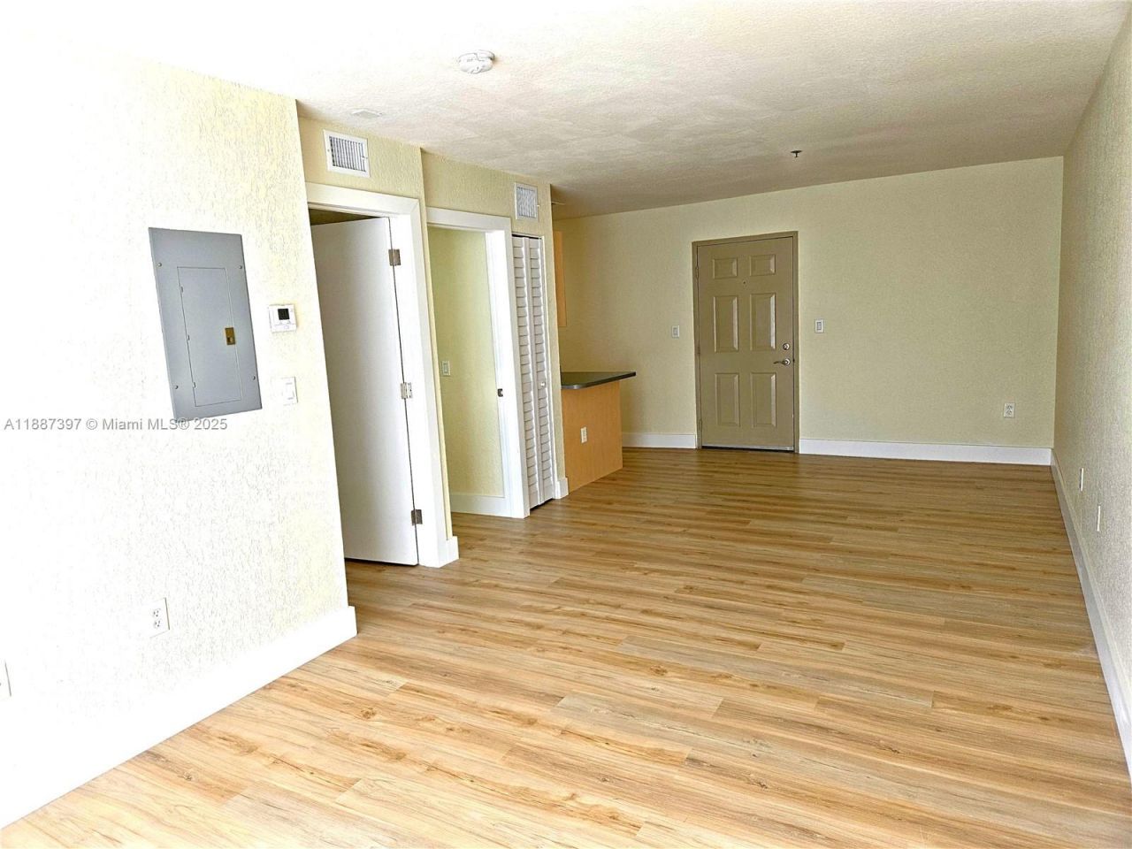 437 SW 7th St, Unit 201, Miami, FL 33130 Photo