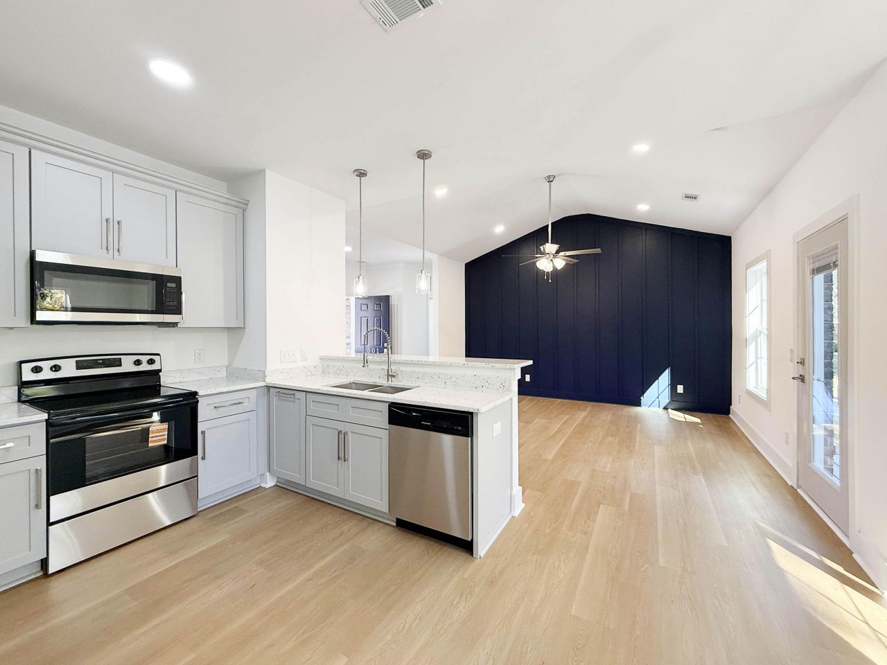 1501 Harris Drive Photo 4