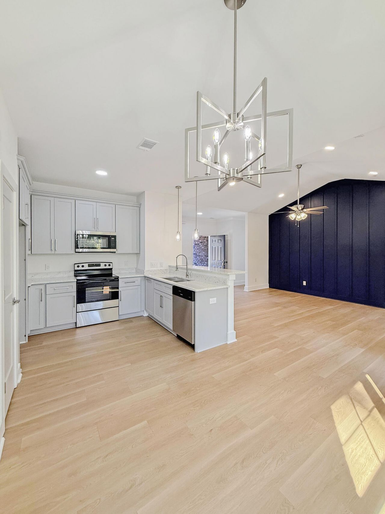 1501 Harris Drive Photo 6