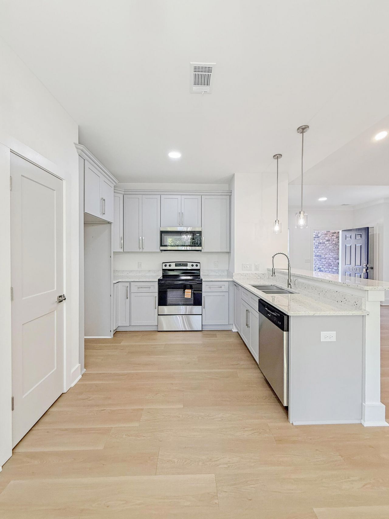 1501 Harris Drive Photo 7