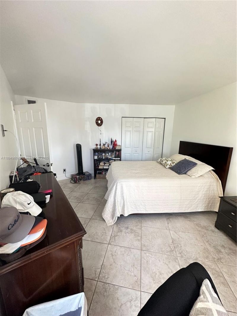 100 Bayview Dr, Unit 601, Sunny Isles Beach, FL 33160 Photo