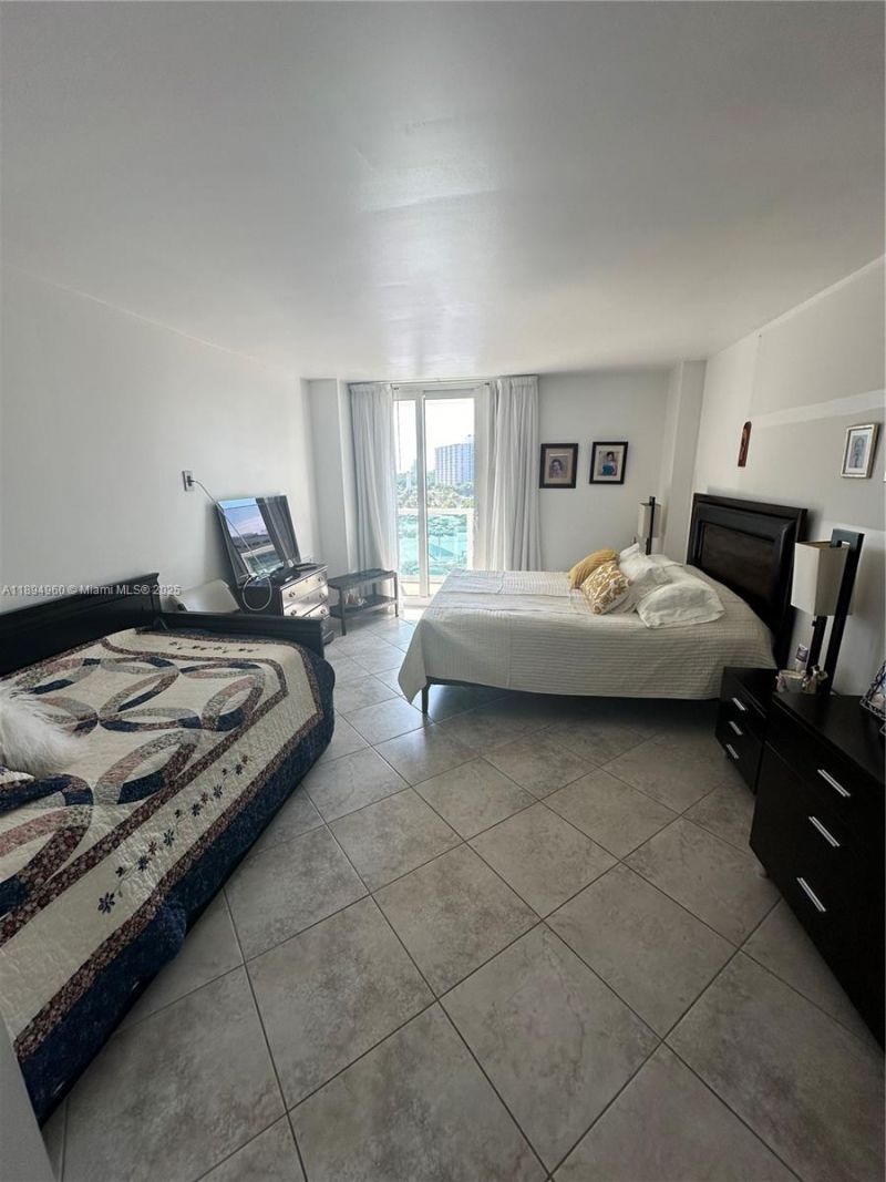 100 Bayview Dr, Unit 601, Sunny Isles Beach, FL 33160 Photo