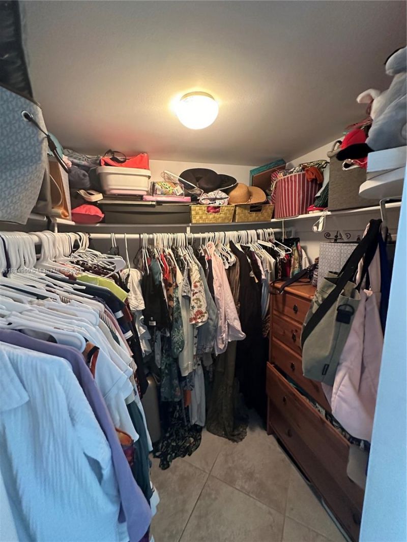 100 Bayview Dr, Unit 601, Sunny Isles Beach, FL 33160 Photo