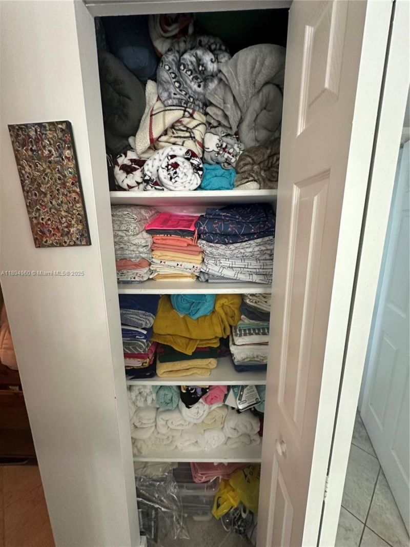 100 Bayview Dr, Unit 601, Sunny Isles Beach, FL 33160 Photo