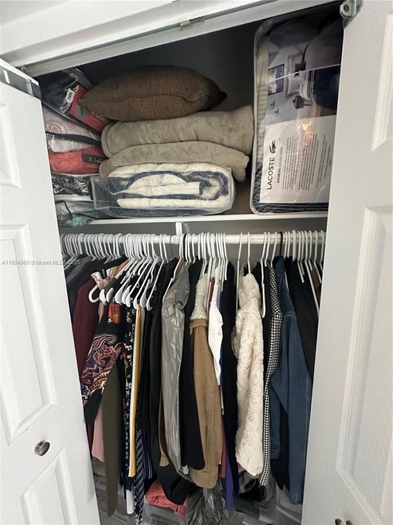 100 Bayview Dr, Unit 601, Sunny Isles Beach, FL 33160 Photo