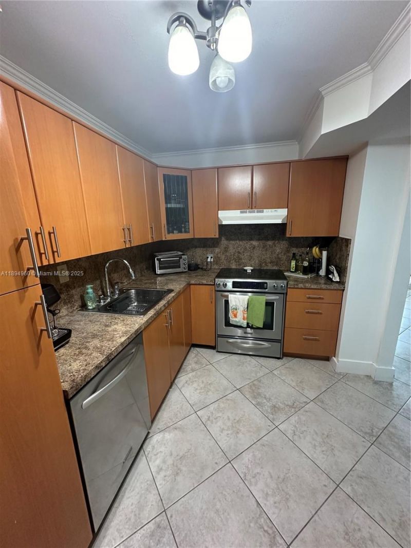 100 Bayview Dr, Unit 601, Sunny Isles Beach, FL 33160 Photo