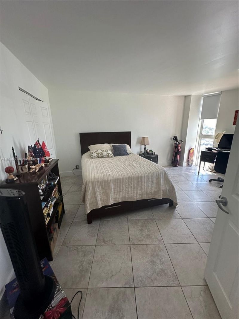100 Bayview Dr, Unit 601, Sunny Isles Beach, FL 33160 Photo