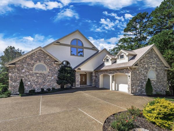 6 Loyola Circle, Hot Springs Village, AR 71909