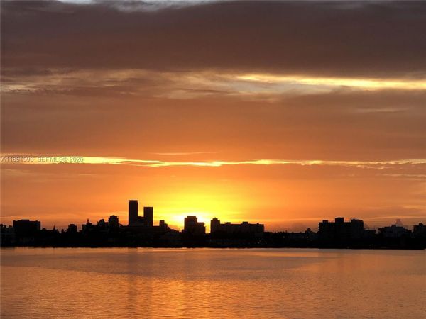 7921 East Dr, Unit 15, North Bay Village, FL 33141