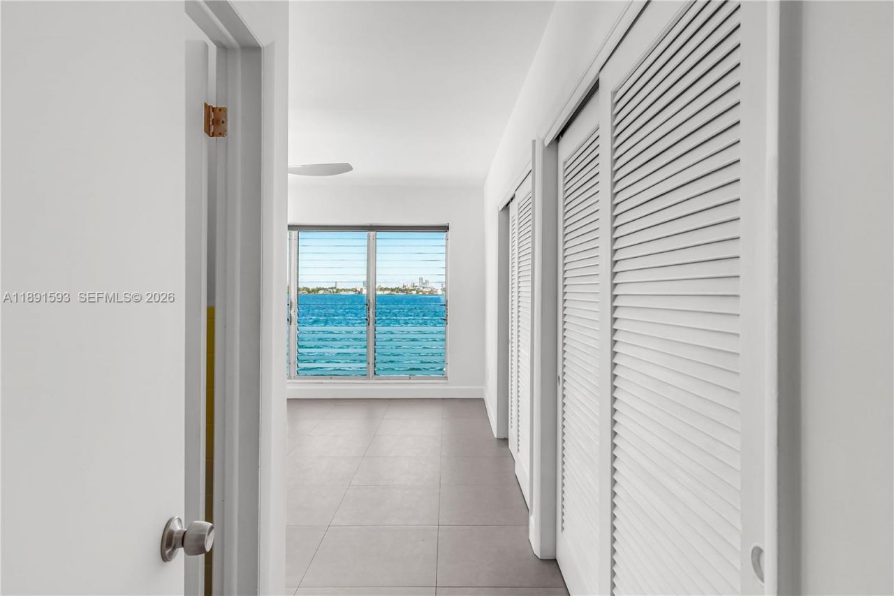 7921 East Dr, Unit 15, North Bay Village, FL 33141 Photo