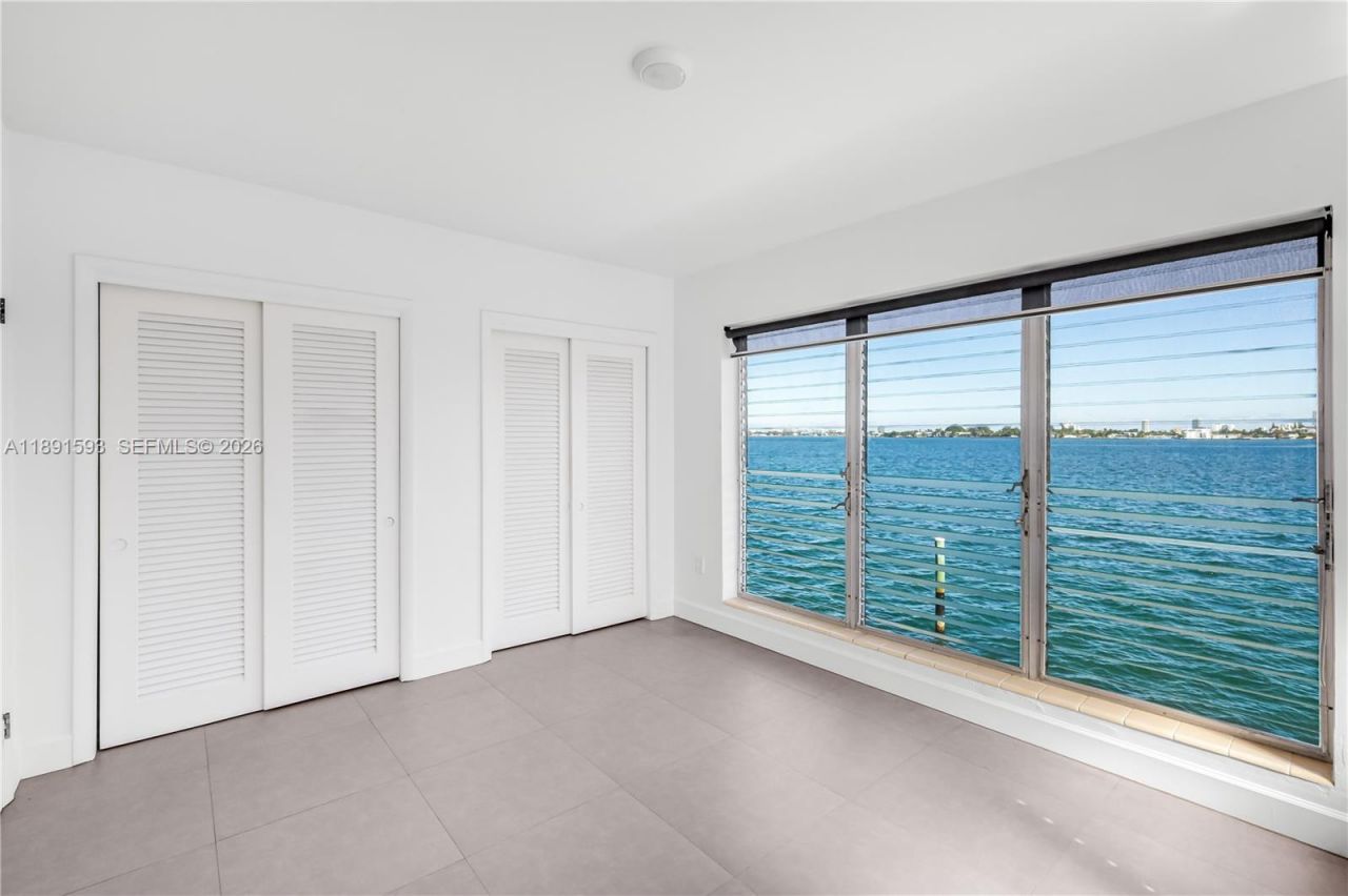 7921 East Dr, Unit 15, North Bay Village, FL 33141 Photo