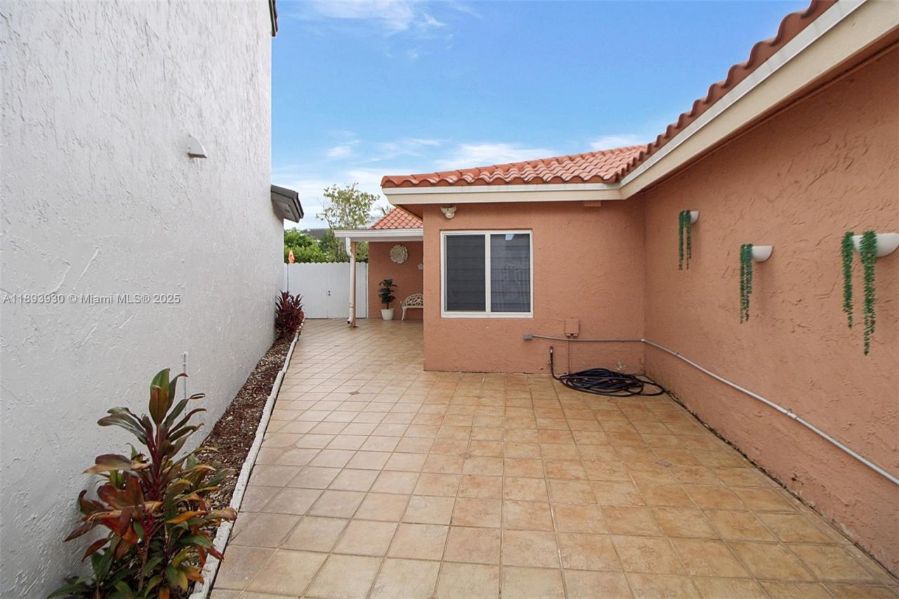 13246 SW 9th Ter, Miami, FL 33184 Photo