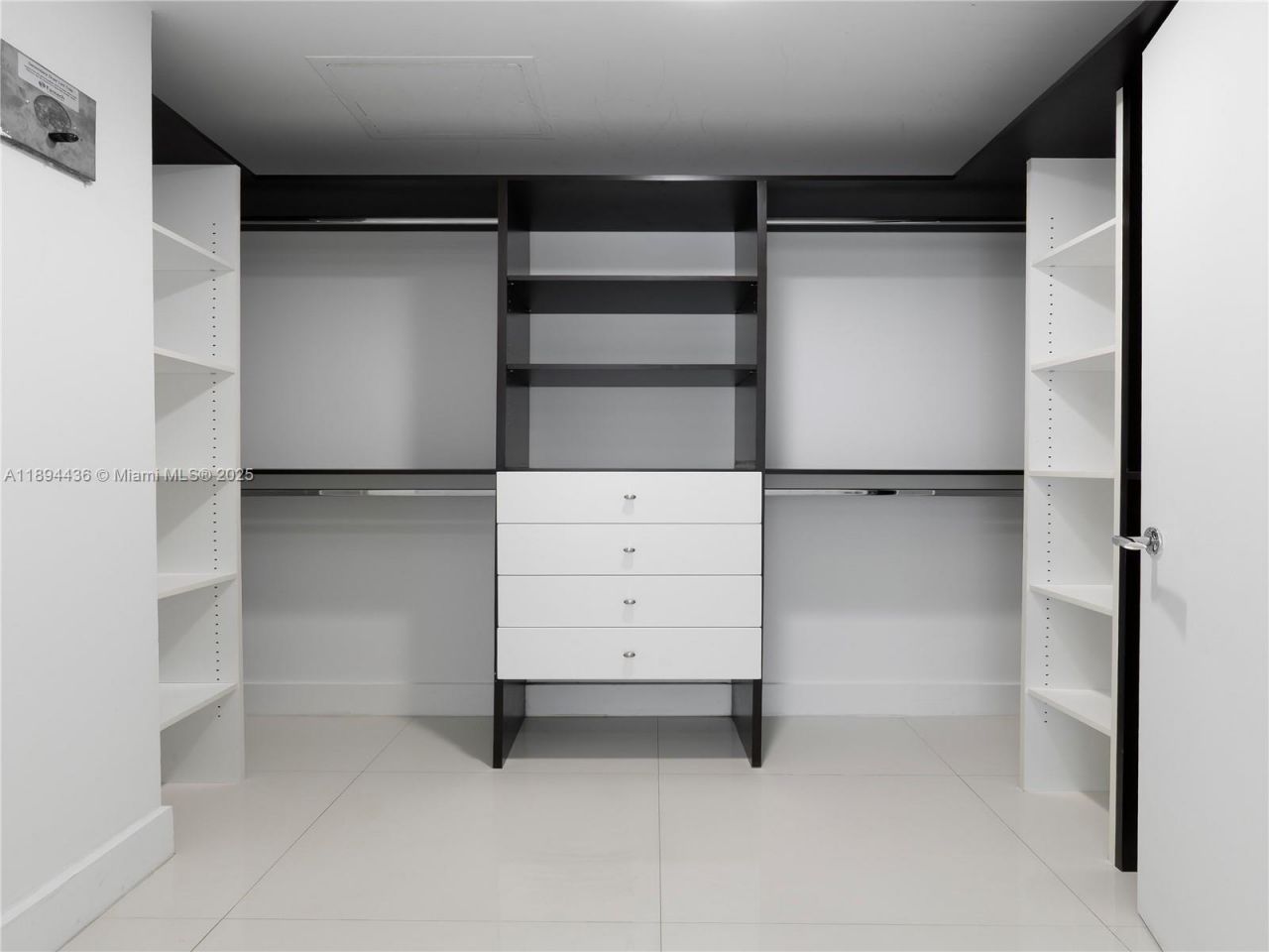 2950 NE 188th St, Unit 225, Aventura, FL 33180 Photo