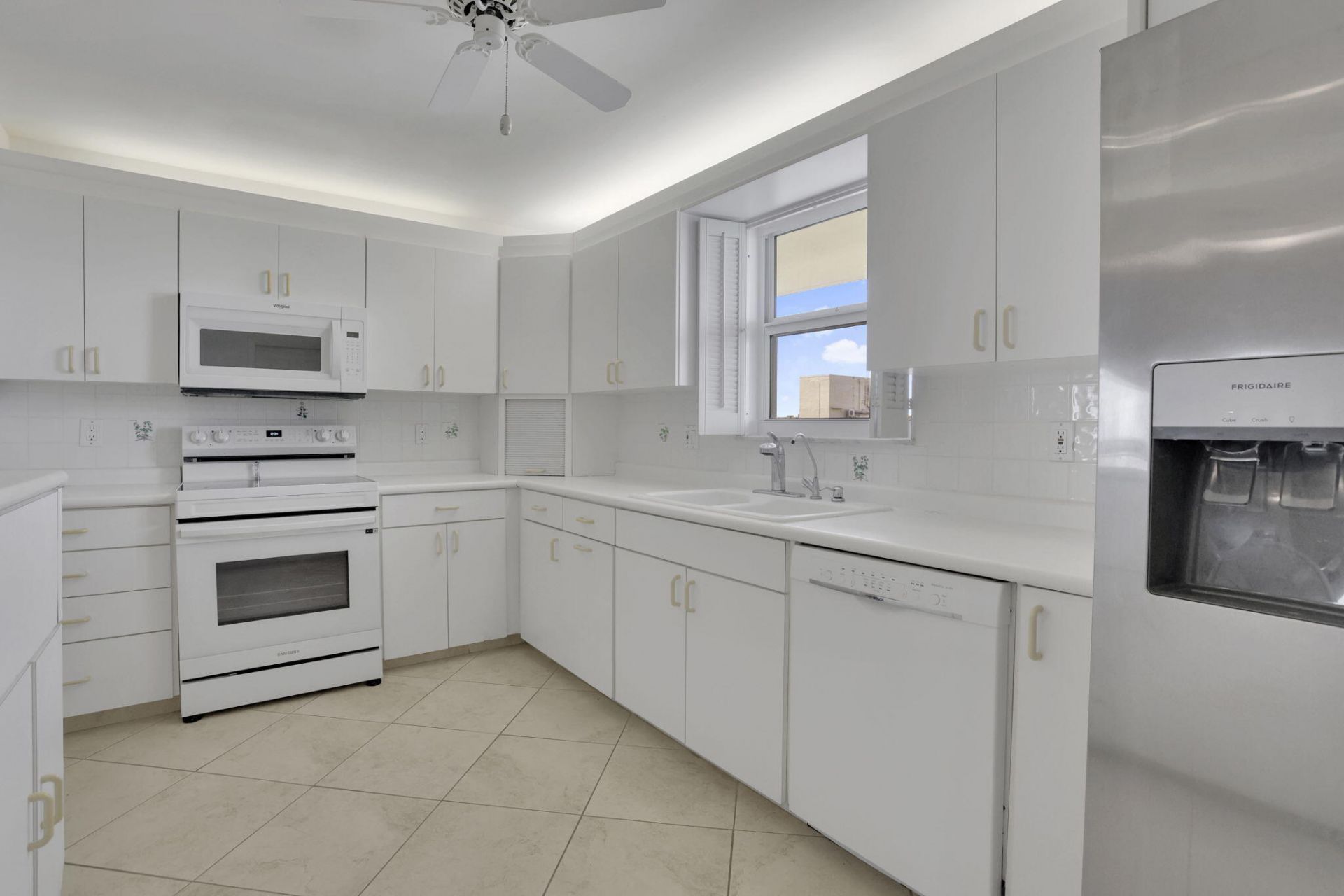 1051 Hillsboro Mile, Unit Ph4e, Hillsboro Beach, FL 33062 Photo