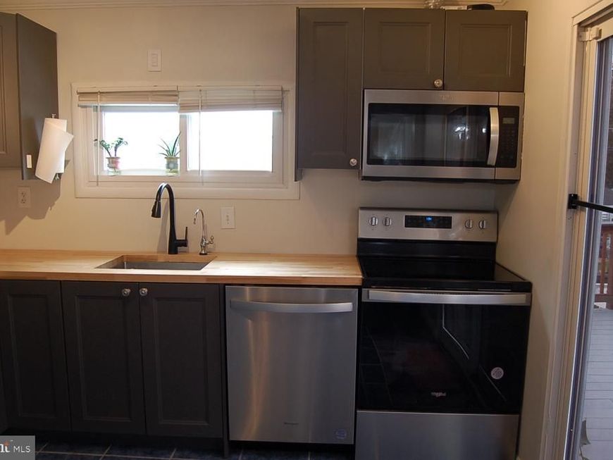 15 Gyro Drive, Baltimore, MD 21220 Main Photo