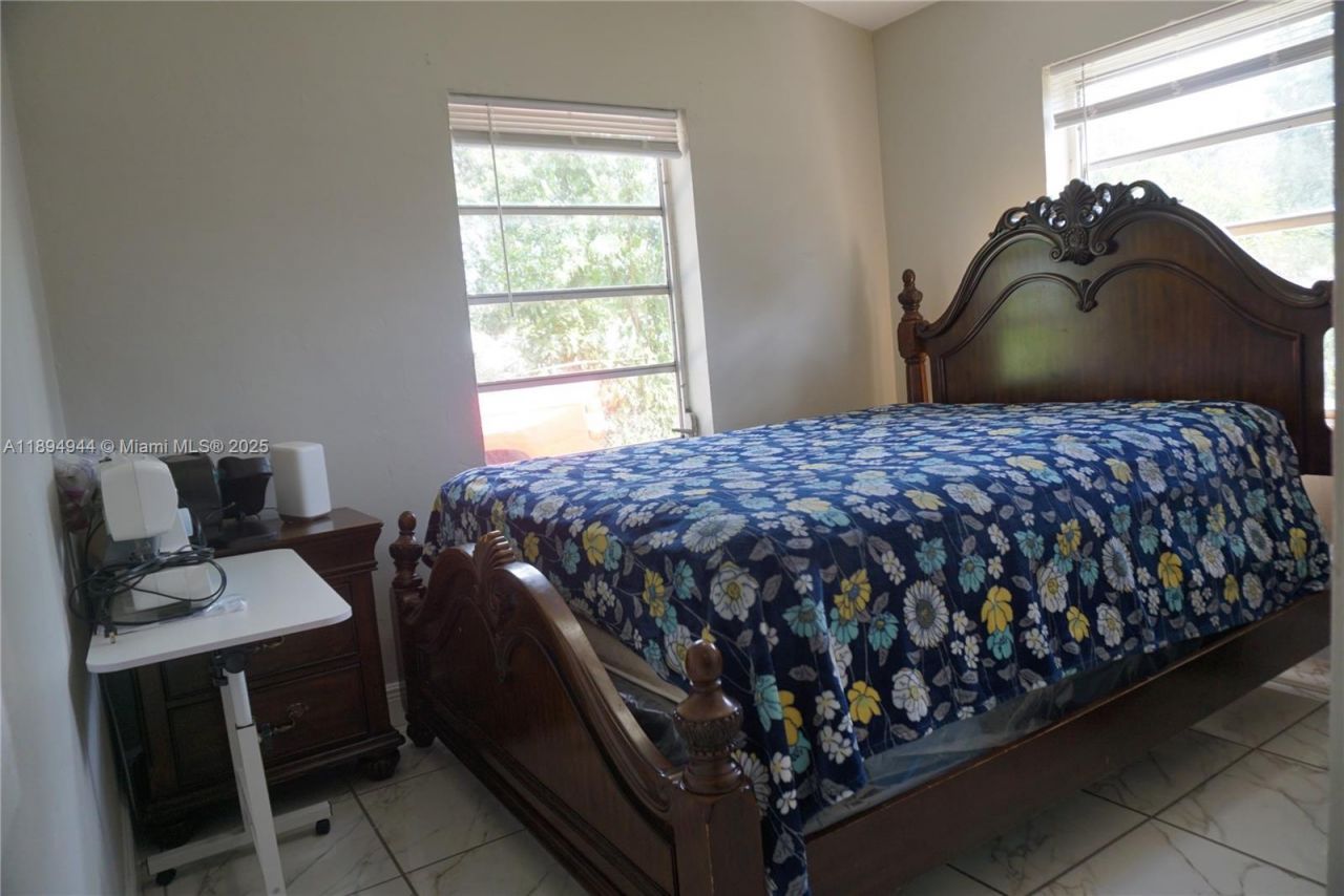 2850 NW 170th St, Miami Gardens, FL 33056 Photo