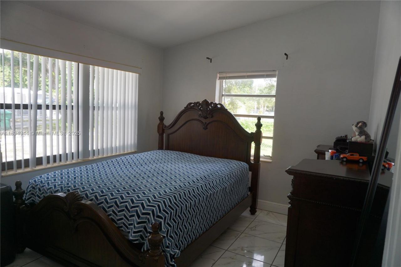 2850 NW 170th St, Miami Gardens, FL 33056 Photo