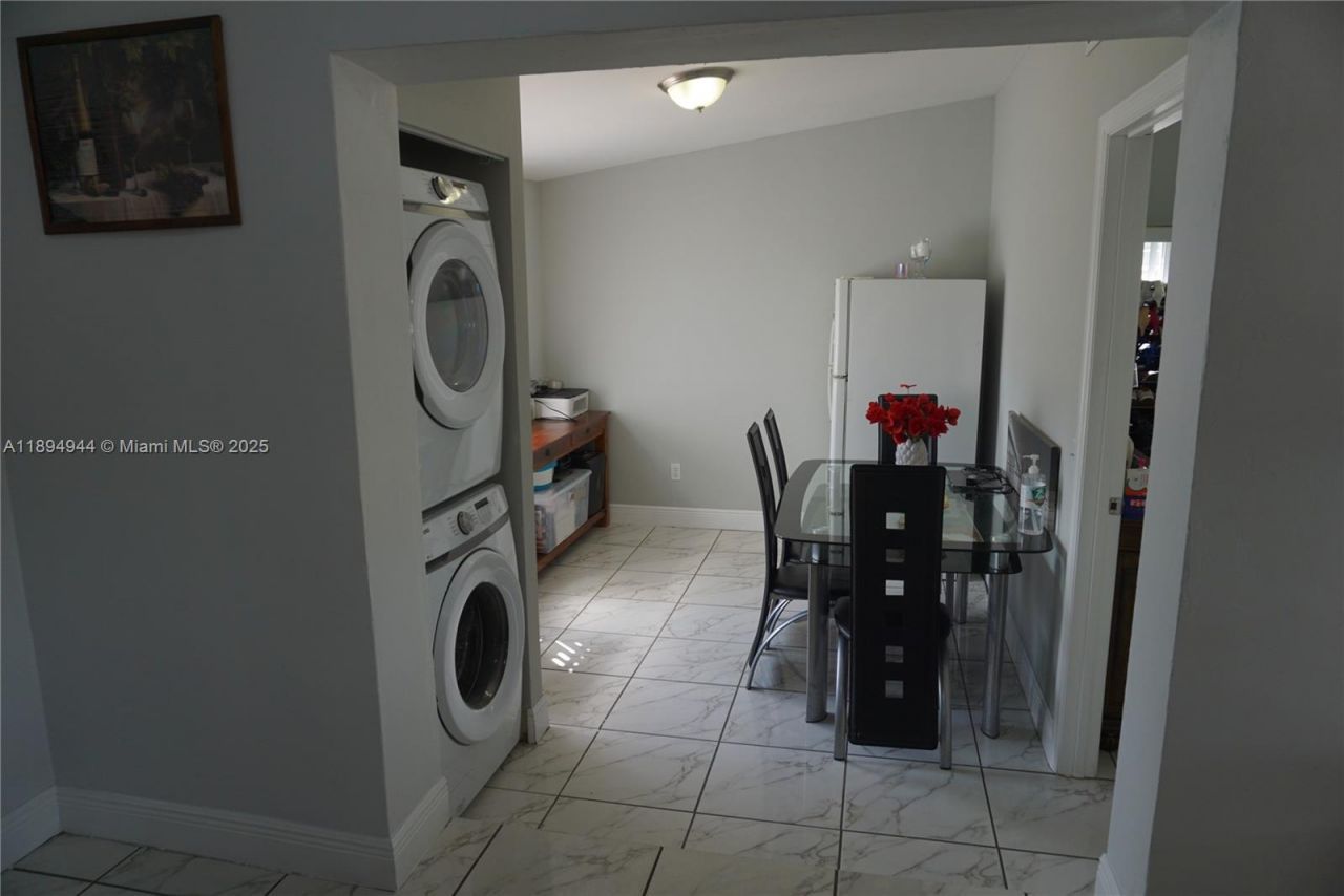 2850 NW 170th St, Miami Gardens, FL 33056 Photo