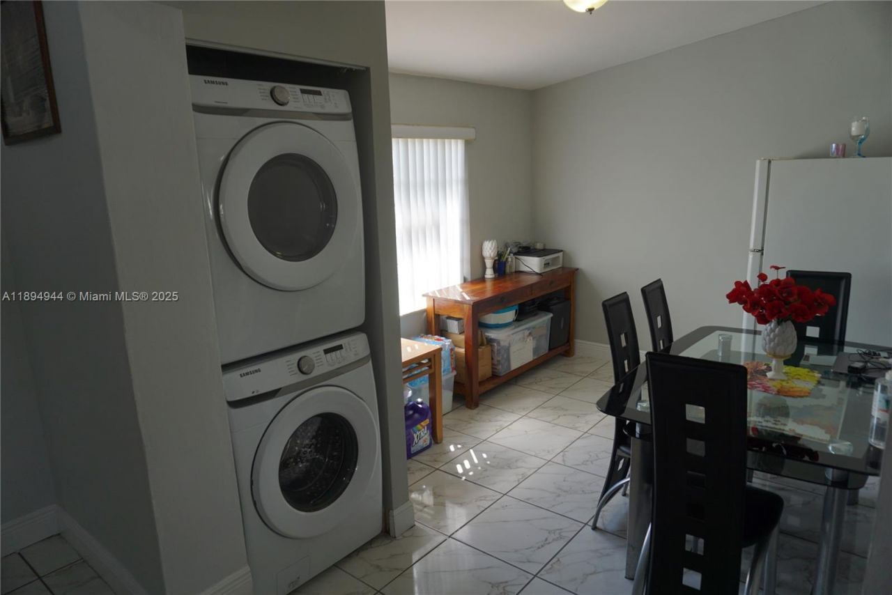 2850 NW 170th St, Miami Gardens, FL 33056 Photo