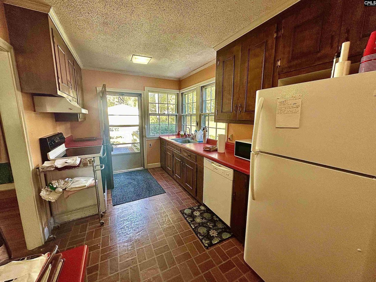 238 Club Acres Road Photo 13