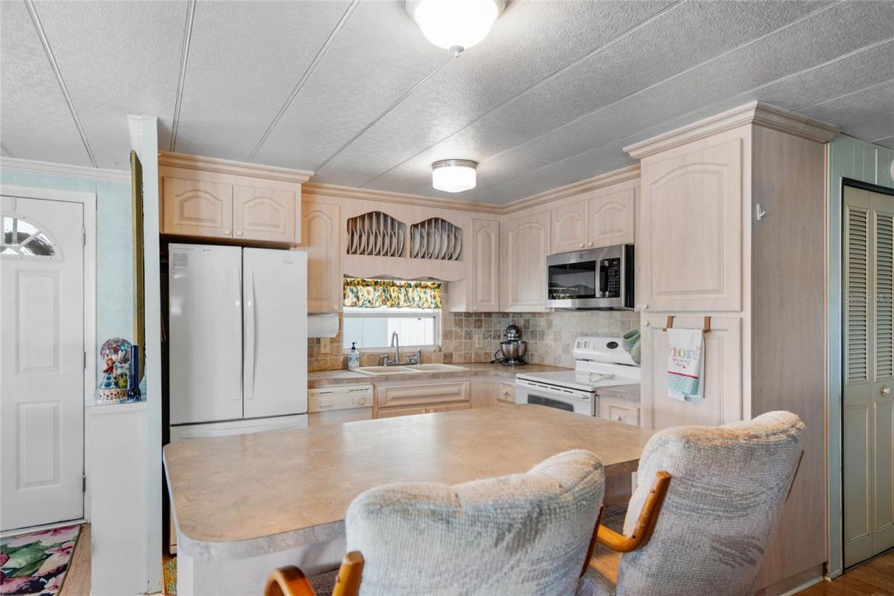 107 Holiday Lane, Auburndale, FL 33823 Photo