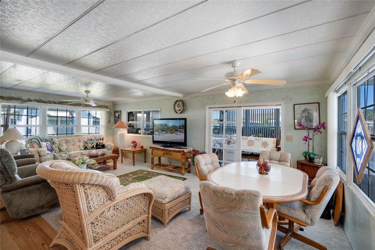 107 Holiday Lane, Auburndale, FL 33823 Photo