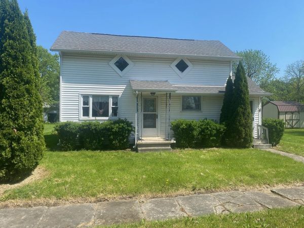 6 W Taylor Street, Ashley, OH 43003