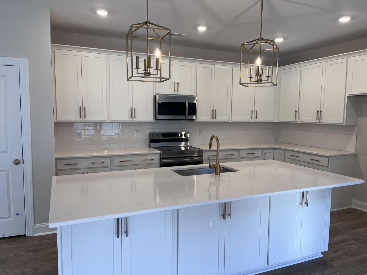 223 Creek Pointe Drive Photo 13