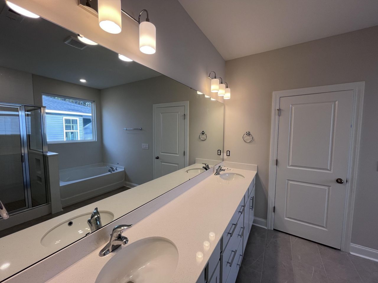 223 Creek Pointe Drive Photo 15