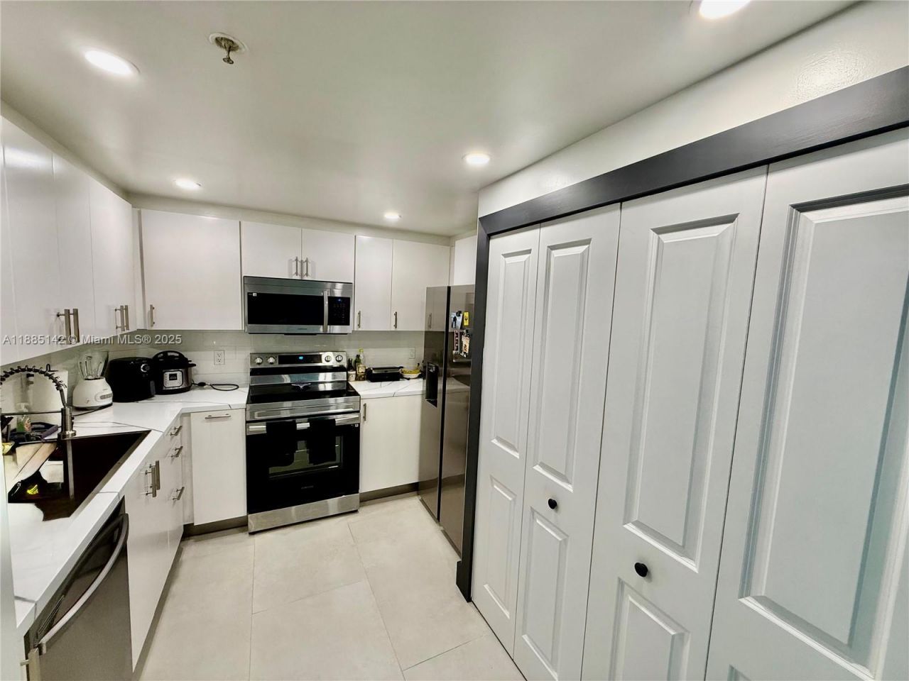 1250 S Miami, Unit 1603, Miami, FL 33130 Photo