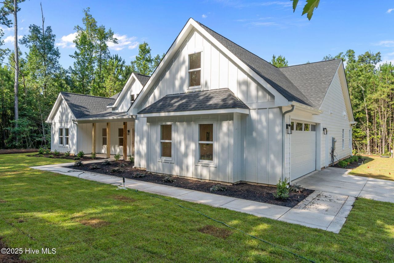 5012 Arcadia Way, West End, NC 27376 Main Photo